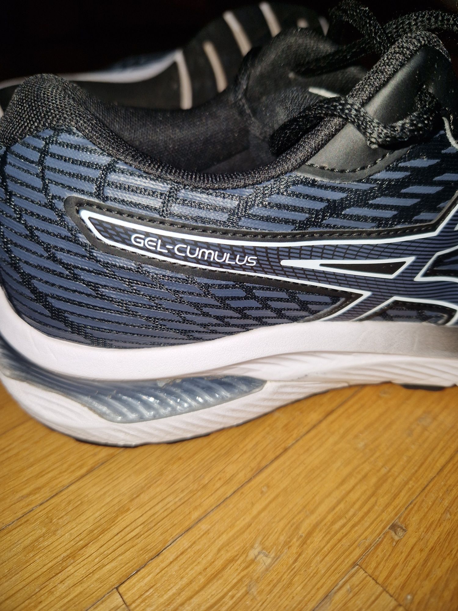 Кроссовки Asics gel cumulus 40 размер женские
