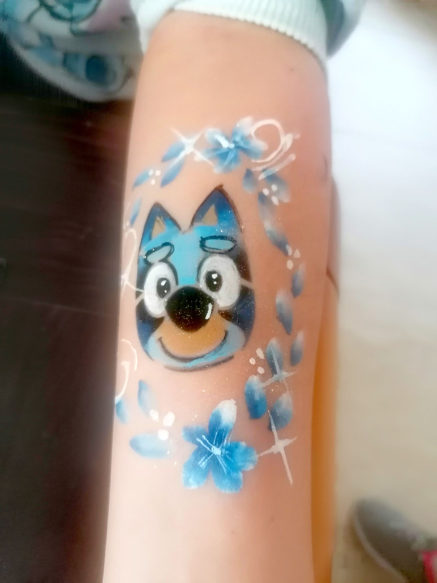 Pinturas faciais modelagem de balões jogos tradicionais