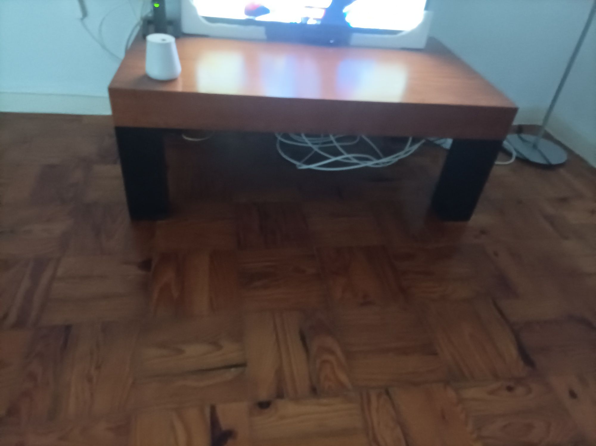 Mesa para centro de sala