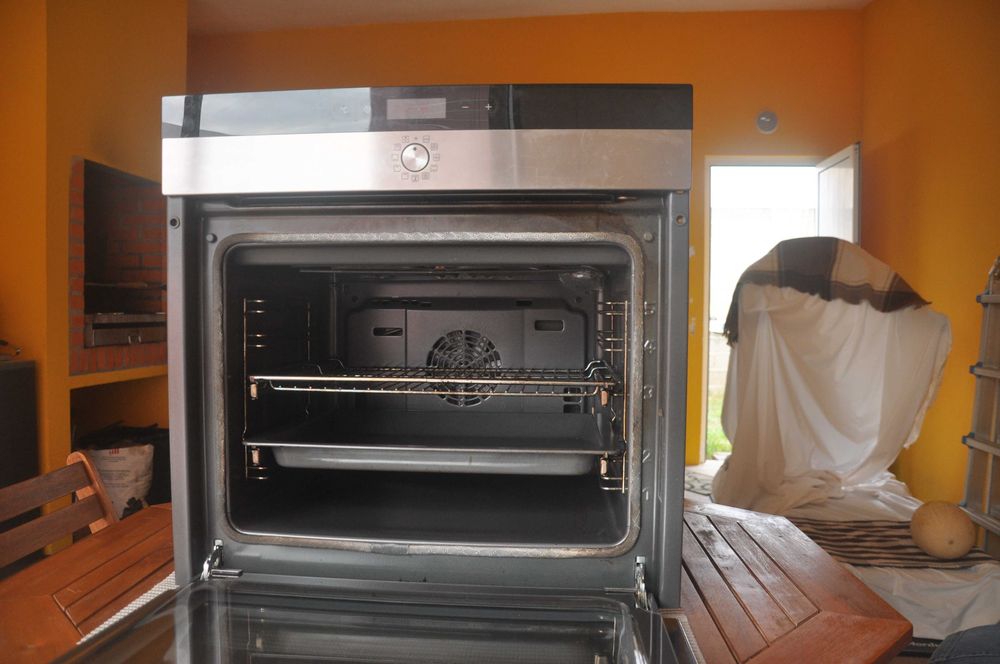 Forno Siemens Inox de encastre HB74AS551E Pirolítico Multifunções