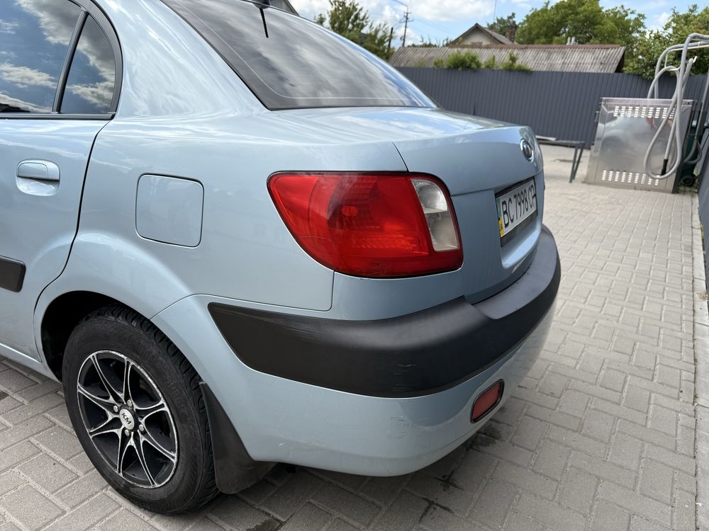 Авто Kia rio 2 1.4