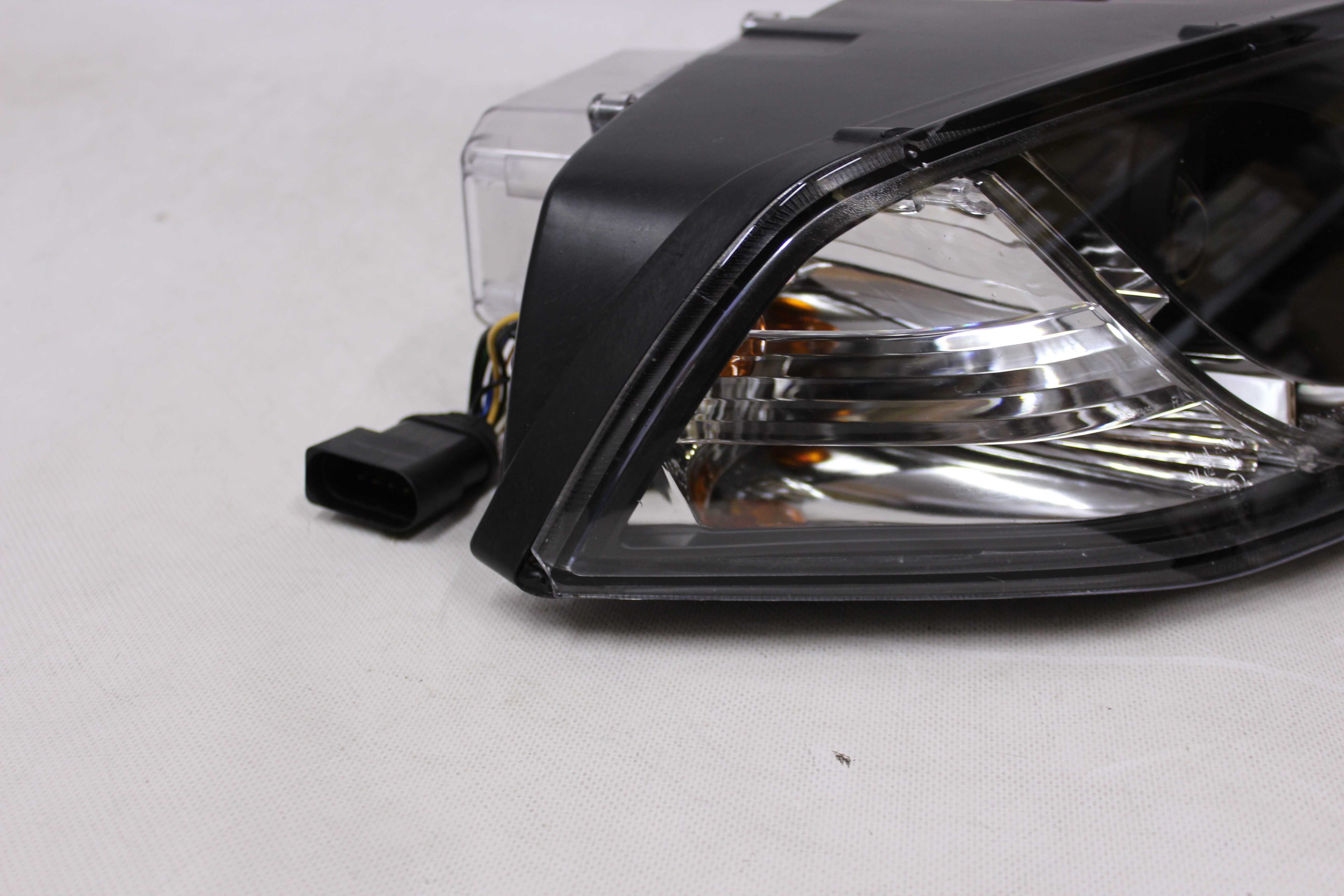 Lampy reflektory przednie przód SKODA OCTAVIA 2 II 04-08 XENON D1S LED