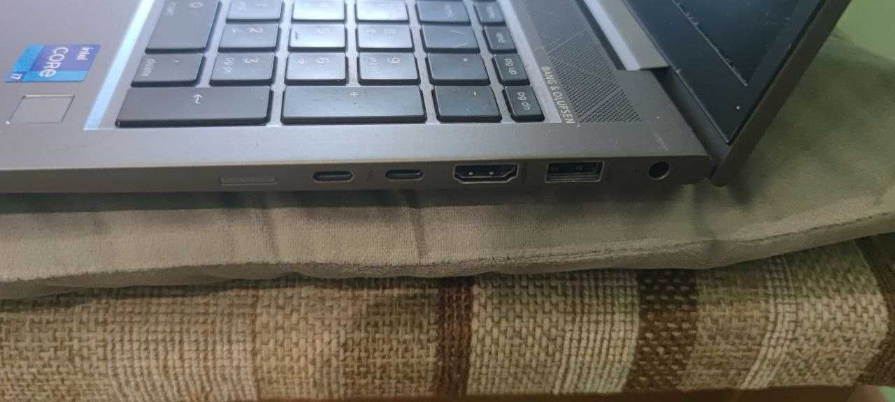 Ноутбук HP ZBook Firefly G8 i7 (1185G7)/NVIDIA T500 4 GB/32 GB/512 SSD