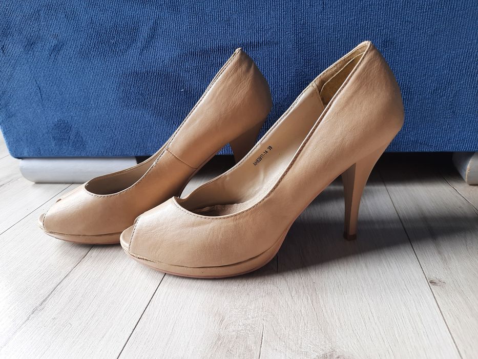 Beżowe szpilki odkryty palec 39