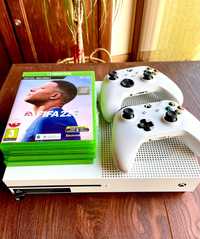 Konsola XBOX One S, 2 pady i 4 gry