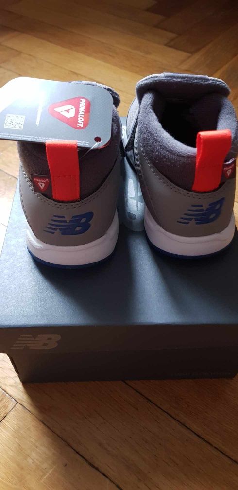 Buty sneakersy na rzep ocieplane jesień/zima New Balance dziecięce r.