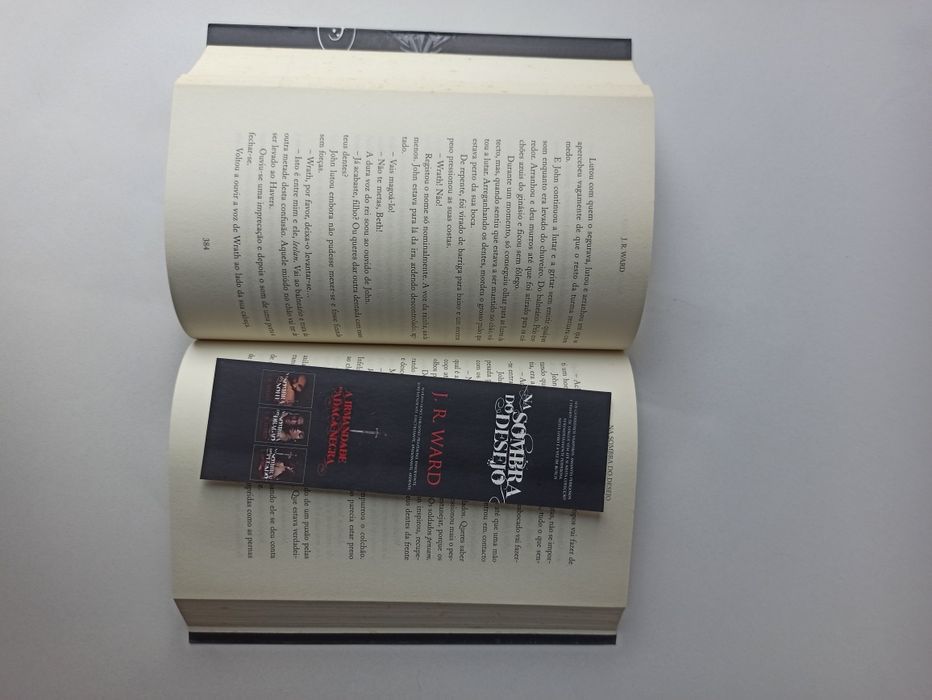 Na Sombra do Desejo, J. R. Ward