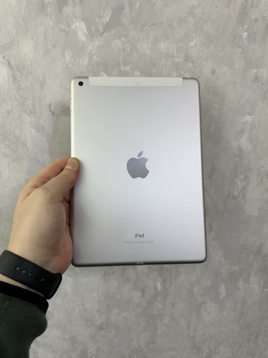 iPad 6, 32 ГБ, Wi-Fi.