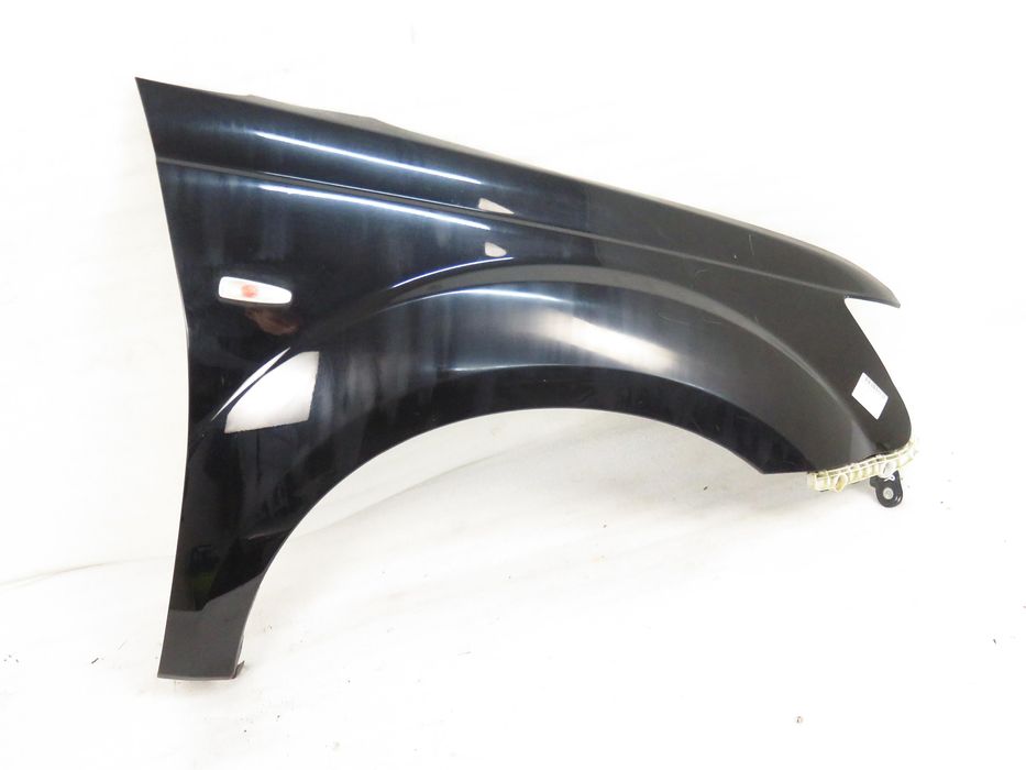 Błotnik Prawy Przedni Mitsubishi Outlander II (cw_w) X42a