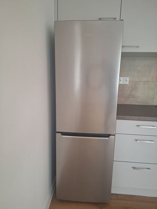 Холодильник Amika W7 8210 ST.