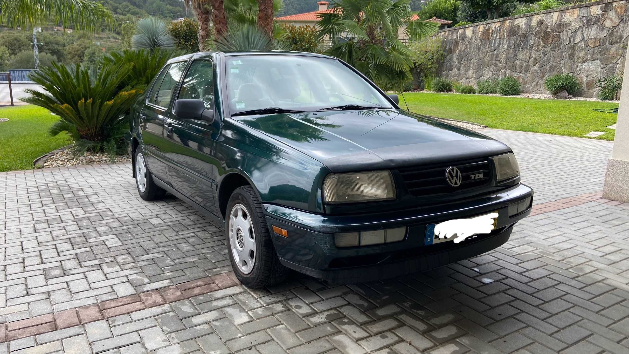 VW Jetta 1.9 TDi com 85000km e um só dono