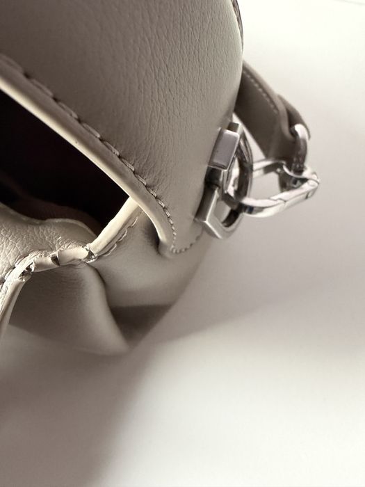 torebka przez ramię w kolorze taupe TOUS Bloom