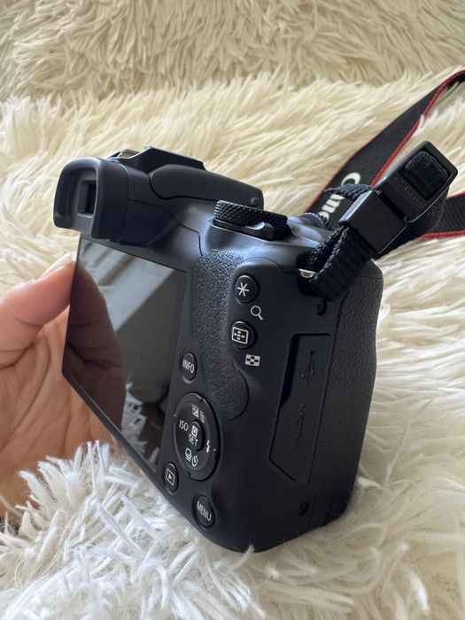 Câmara Digital Canon EOS R100 - PACK