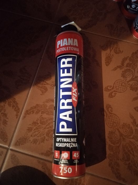 Dużo sztuk pianek montażowych idealny stan.