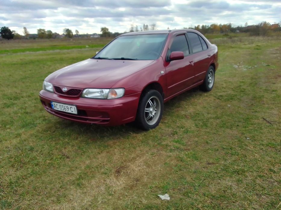 Продам Nissan Almera 1999 рік1.4 газ