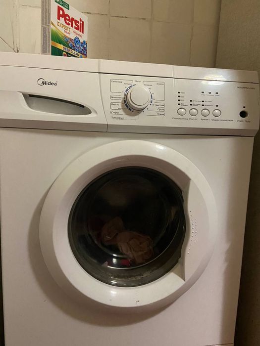 Пральна машинка Midea