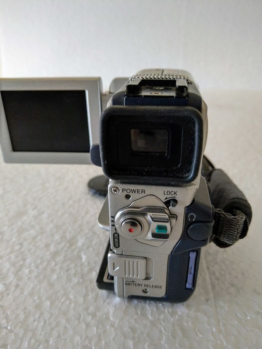 SONY DCR-PC5E Mini DV Tape Digital Video Camera Handycam