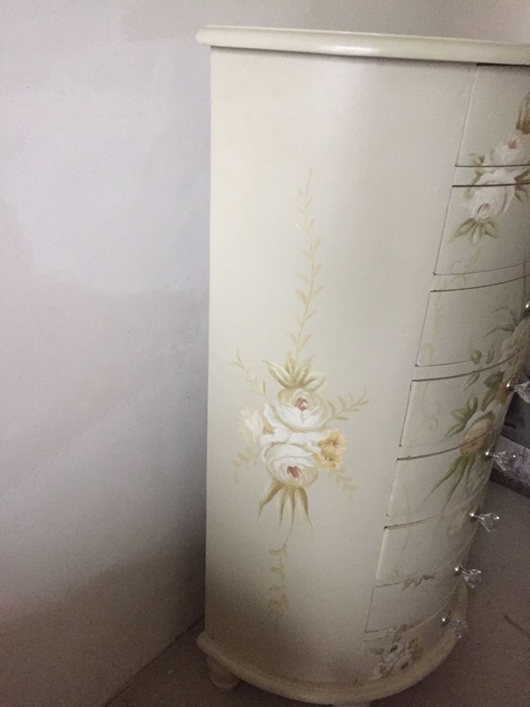 Komoda stylowa malowane kwiaty