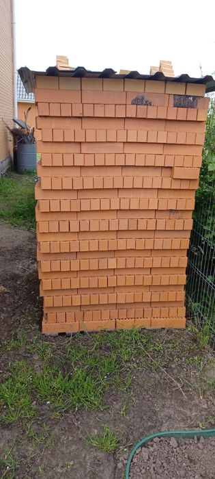 Продам  кирпич ( самовывоз )