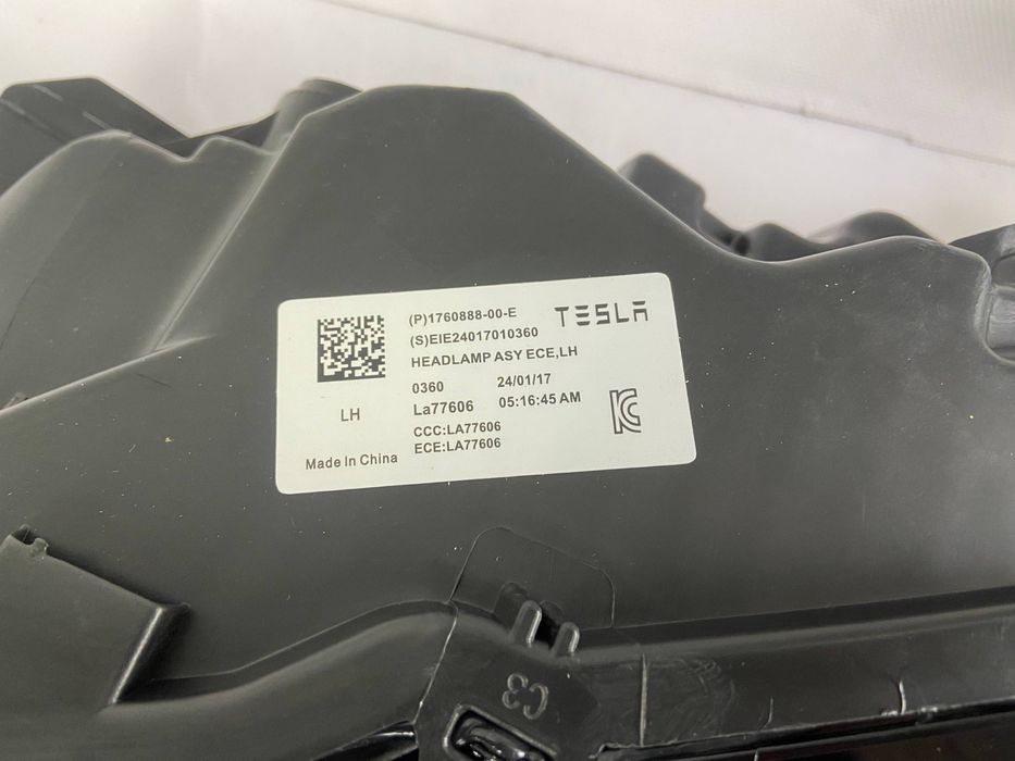 Фара USA ліва /права Tesla 3 2024 Highland 1760888, 1760889 Original