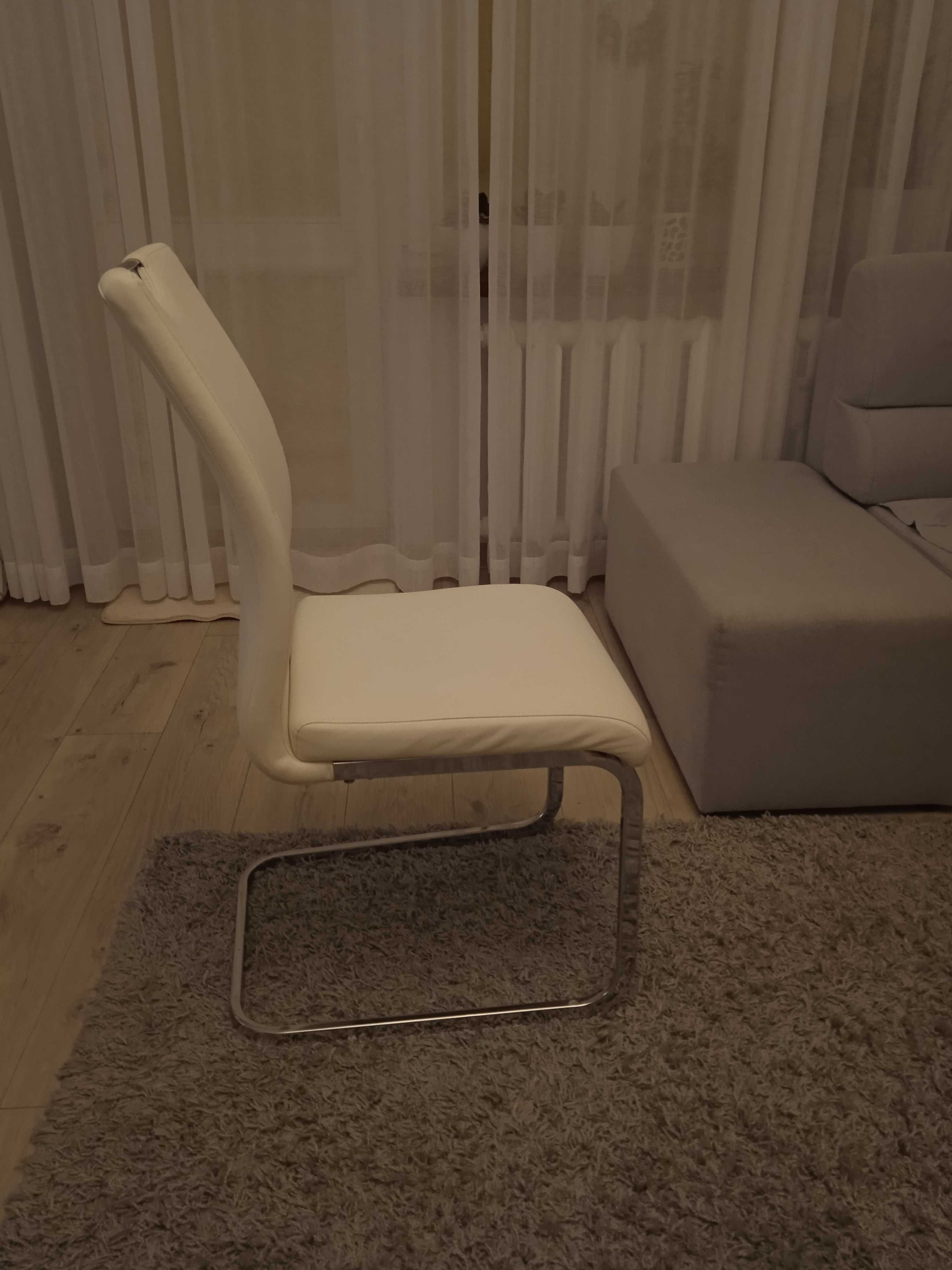 Krzesła z ekoskóry na płozie