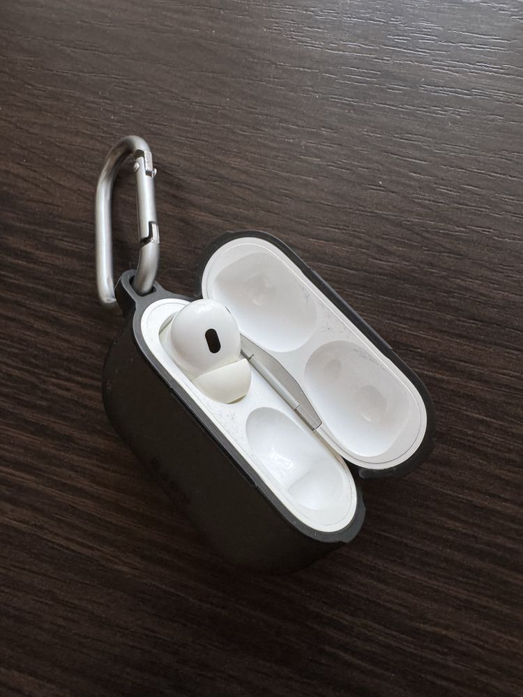 AirPods Pro 2 — лівий навушник + кейс (оригінал, з коробкою)