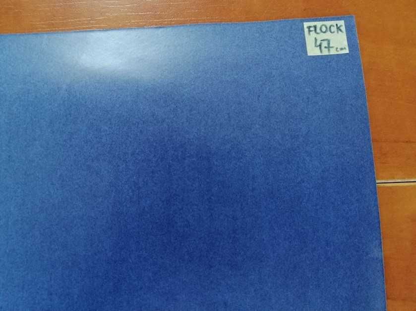 Niebieska folia flock, termotransfer. Materiał o wyglądzie zamszu.