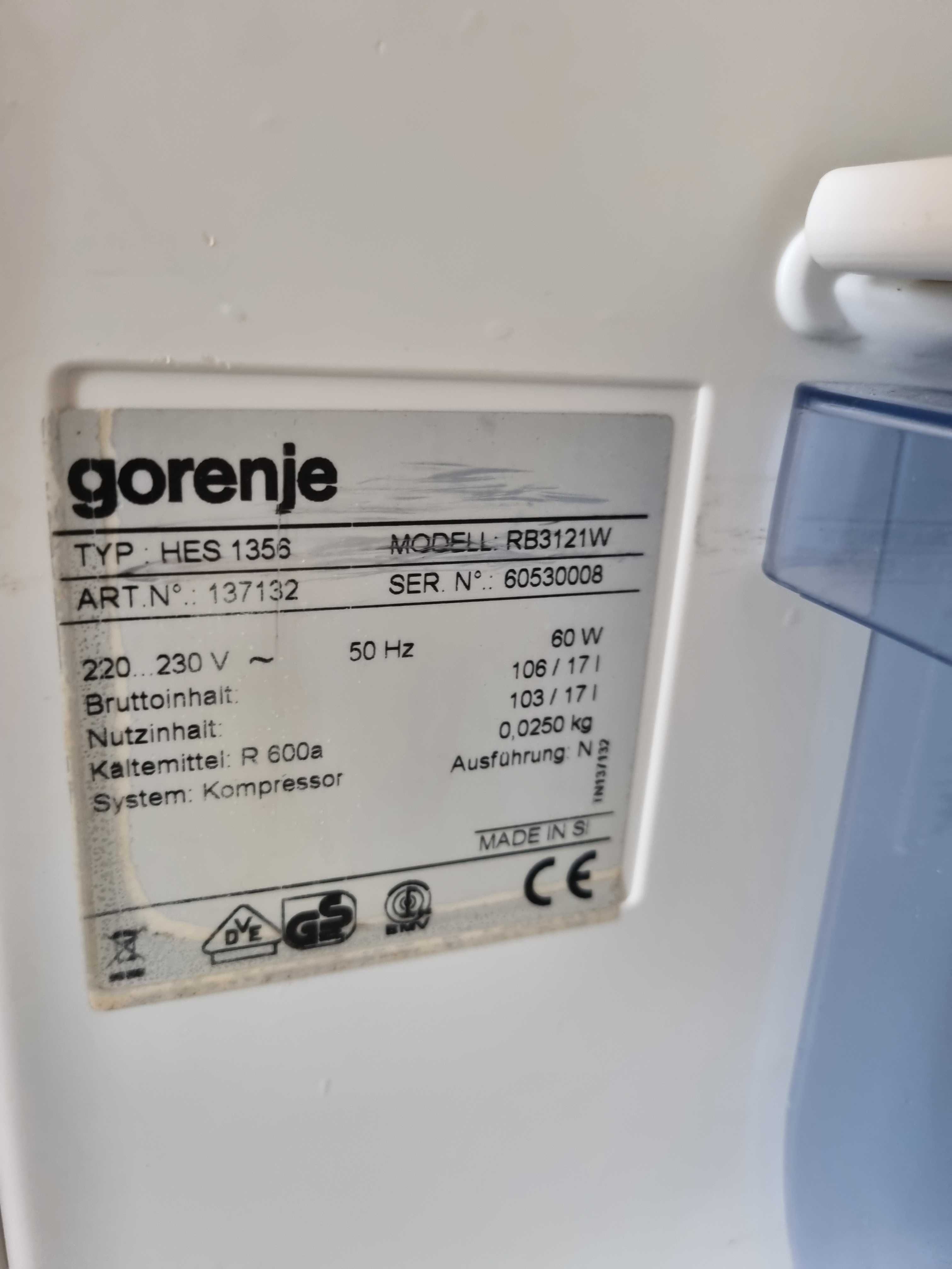Aneks kuchenny z lodówką Gorenje, płytą i zlewem – kompaktowy zestaw