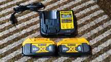 Аккумулятори DeWalt 6 А/г 20В 2 шт. та зарядна станція