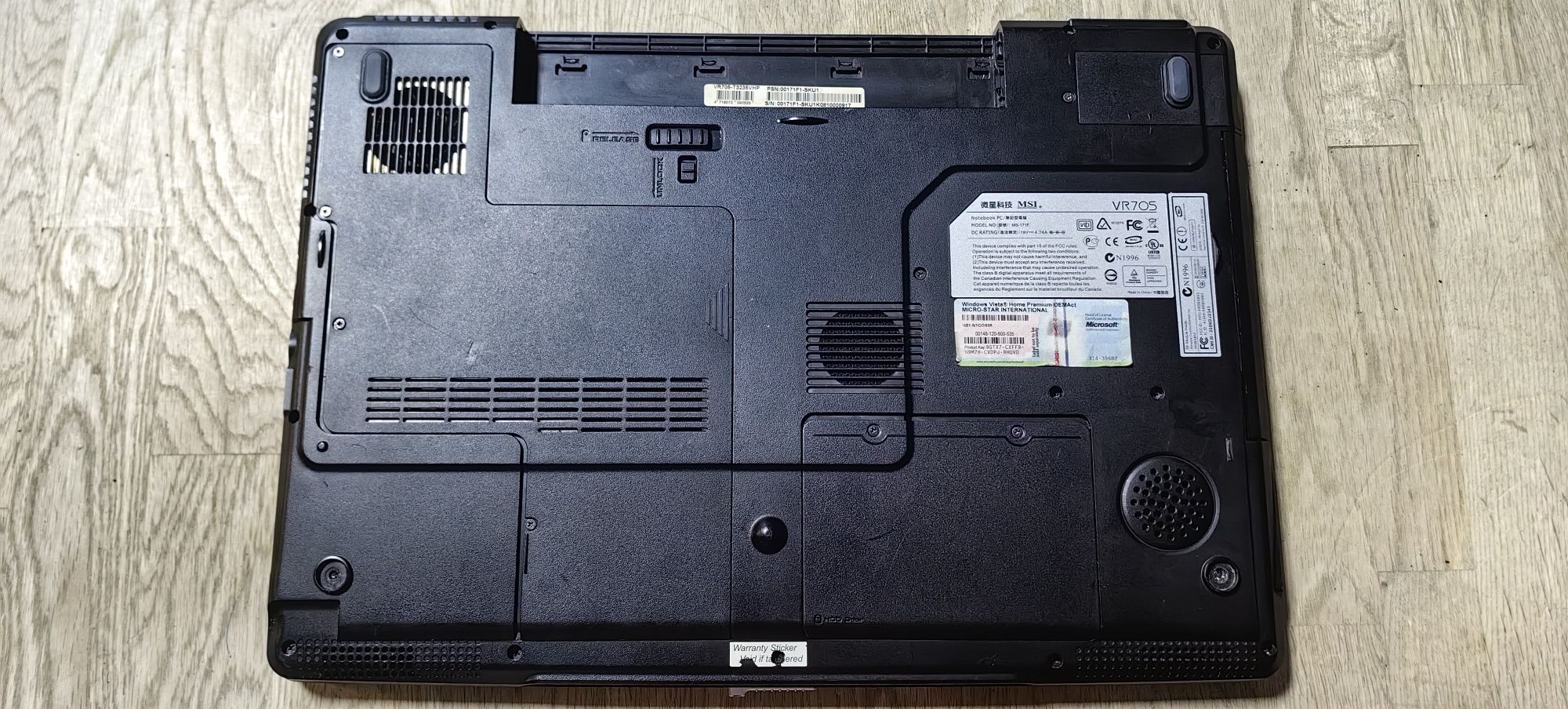 Ноутбук  Asus F102 B/MSI VR70S/Machines e627