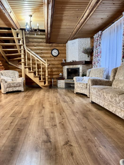 Затишний дерев'яний будиночок у тиші лісу на 6 гостей