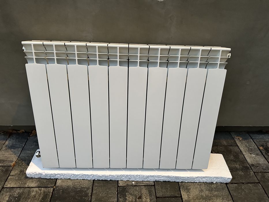 Grzejnik alumuniowy- super stan