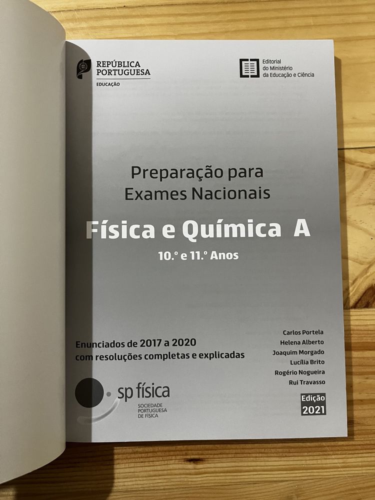 Livro Física e Química A - Preparação para Exames Nacionais