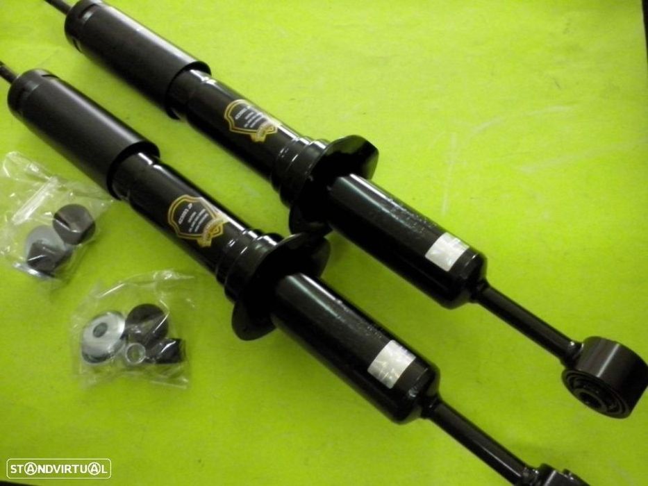 Par amortecedores frente Toyota Hilux KUN25 NOVOS