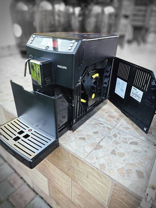 Кавомашина Phillips з Німеччини обслужена