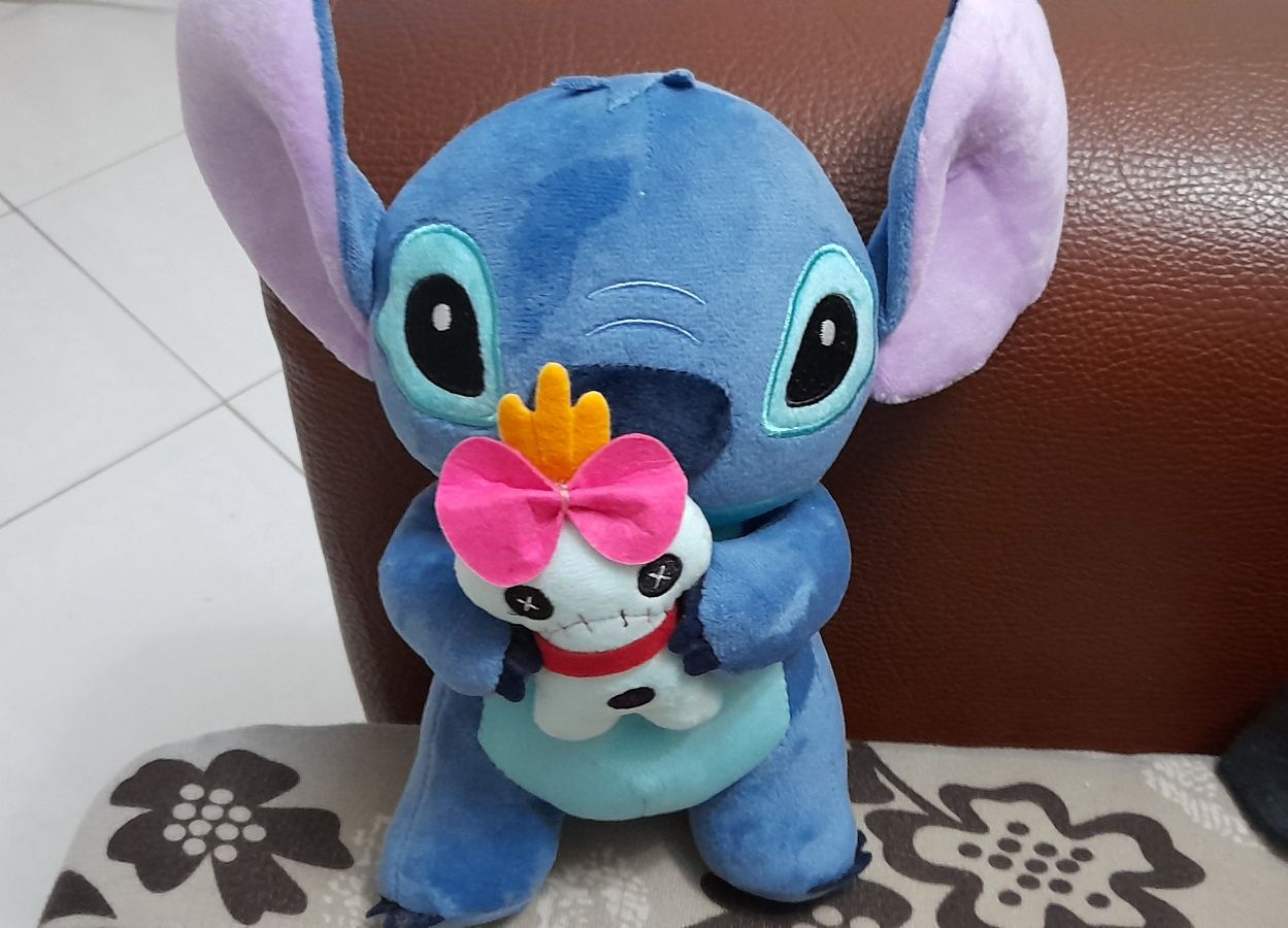 Peluche Stitch e Scrump, novo