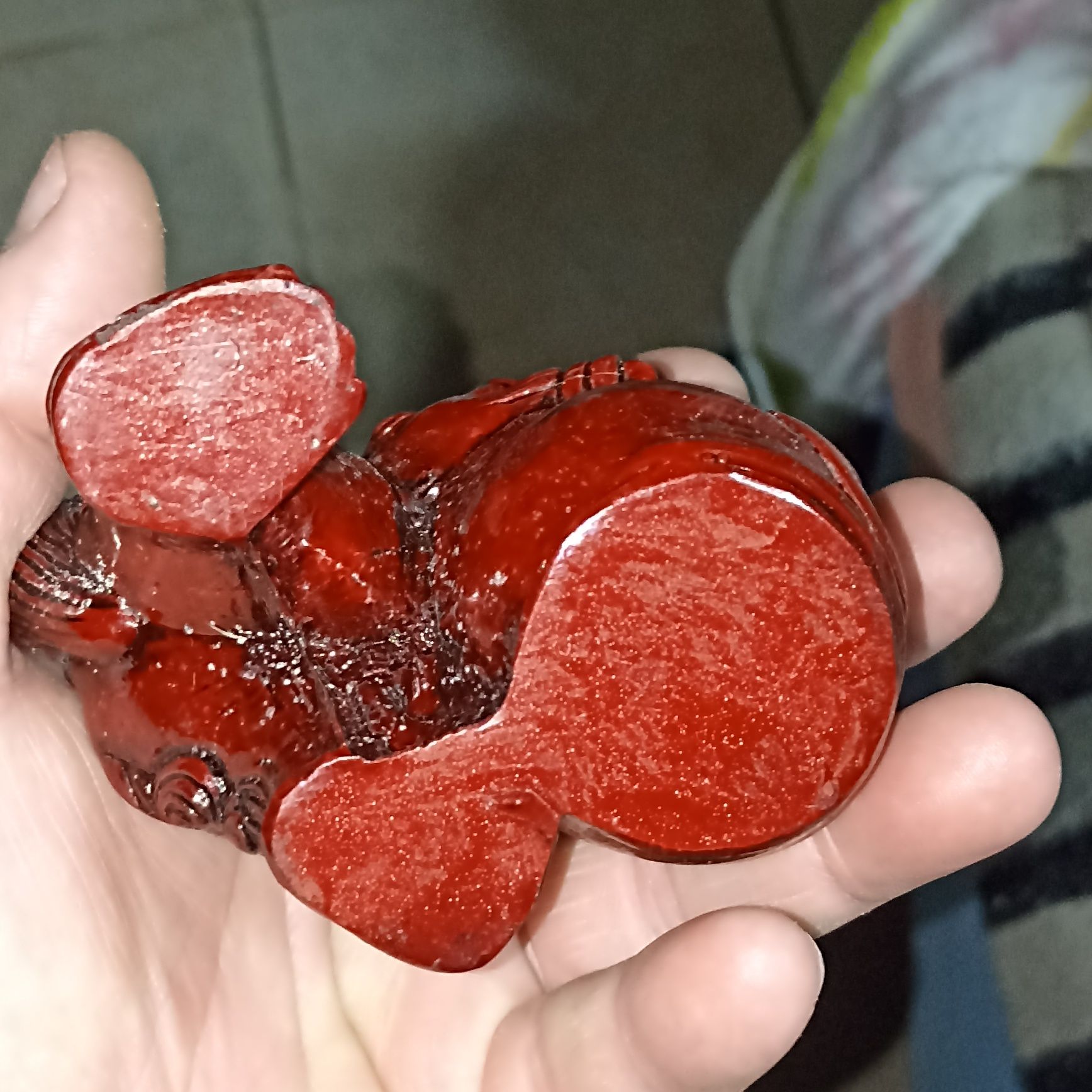 Dragão pequeno todo pintado
