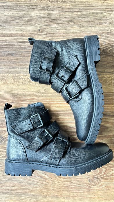 Жіночі шкіряні черевики ботинки Esmara