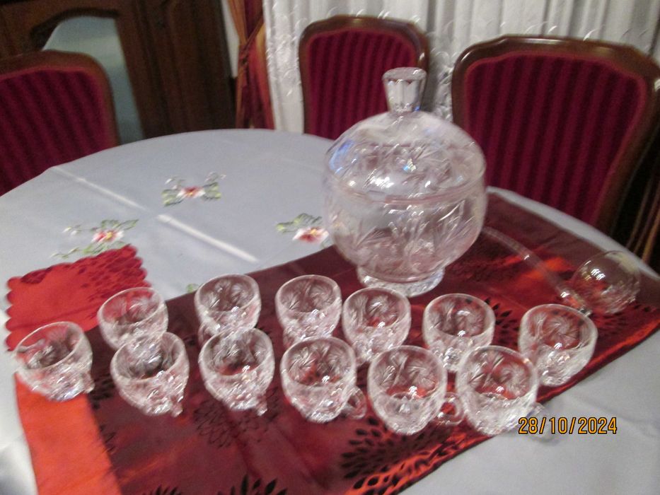 Kryształowa waza do pończu z 12 szt szklaneczkami i łyżką