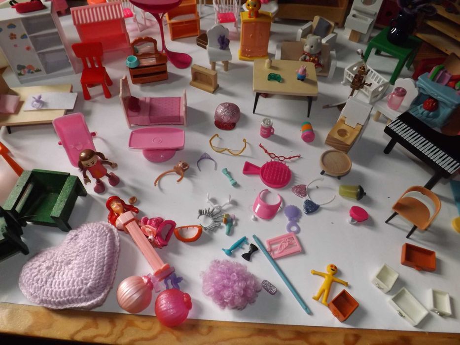 Mebelki drewniane, plastikowe dla lalki Barbie meble zabawki
