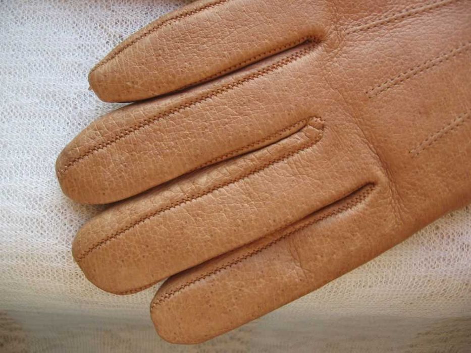 Перчатки кожаные жен. р. 8  ( РУМЫНИЯ)