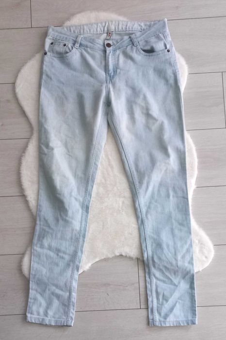 Jasnoniebieskie spodnie jeansowe damskie DJ&C