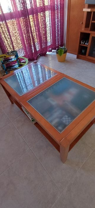 Móvel de sala e mesa de centro