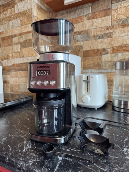Ekspres Breville PrimaLatte II, Młynek żarnowy Aigostar Flavor