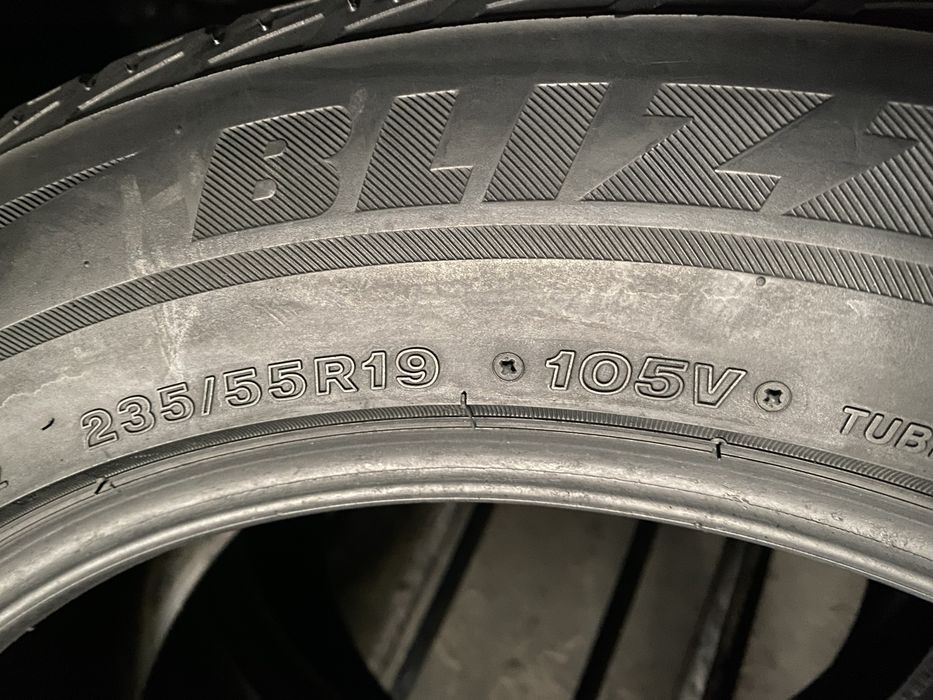 Шини 235/55/19 - 2шт Bridgestone Blizzak LM-80 зима