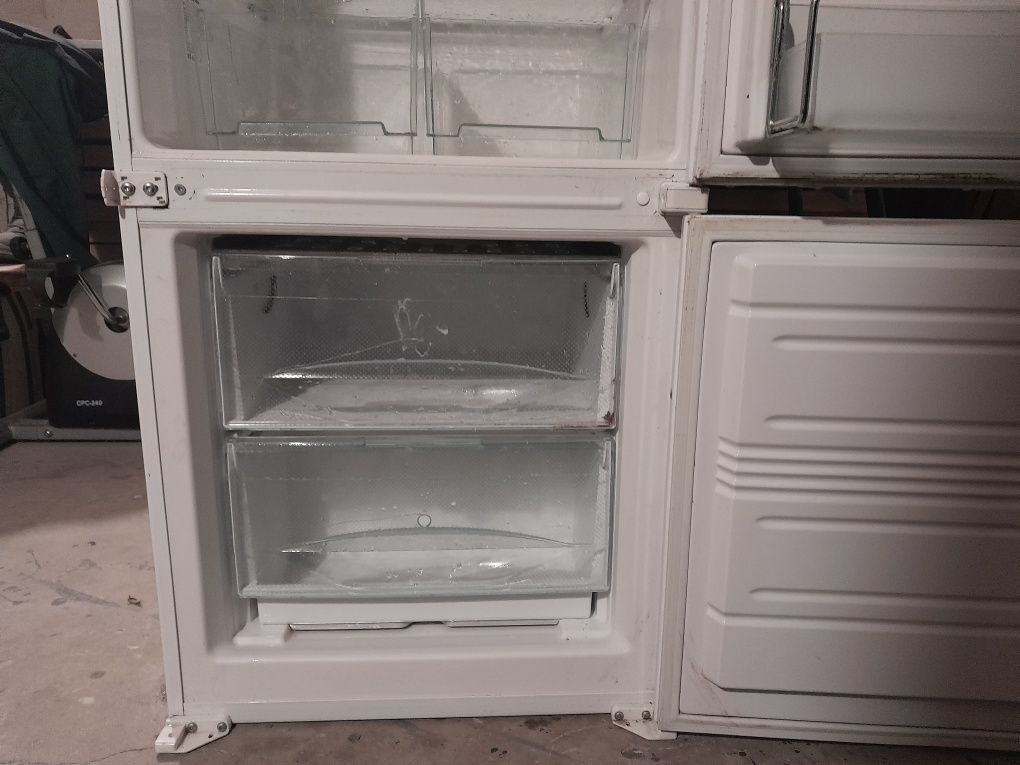 Продам холодильник Miele