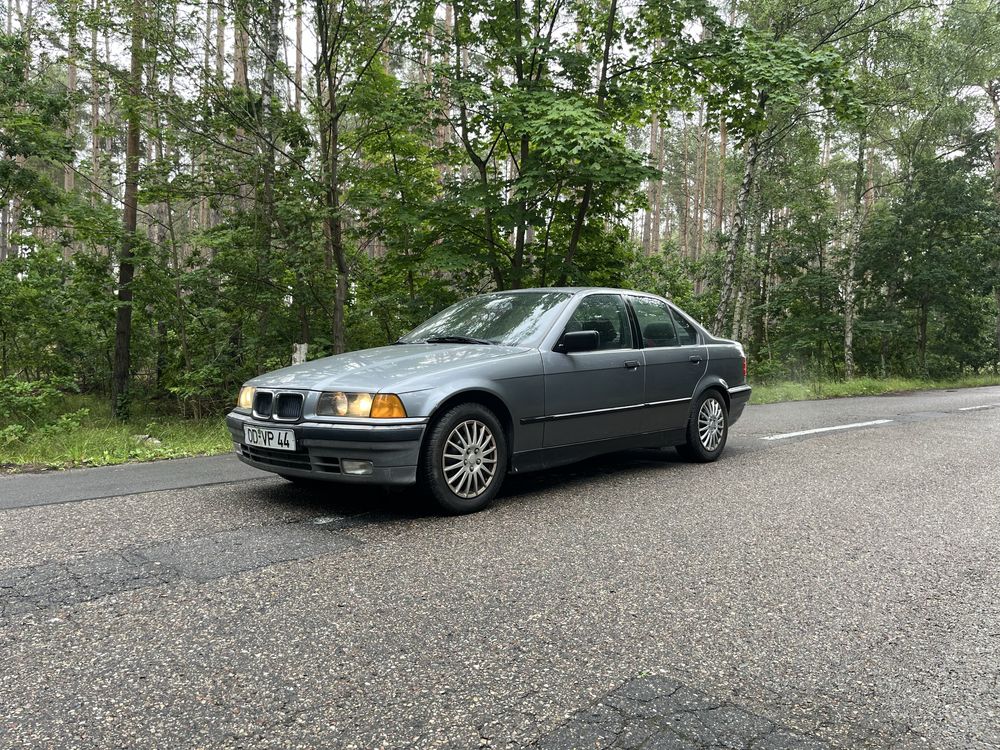 Bmw e36 318 niski przebieg 140tys km klasyk