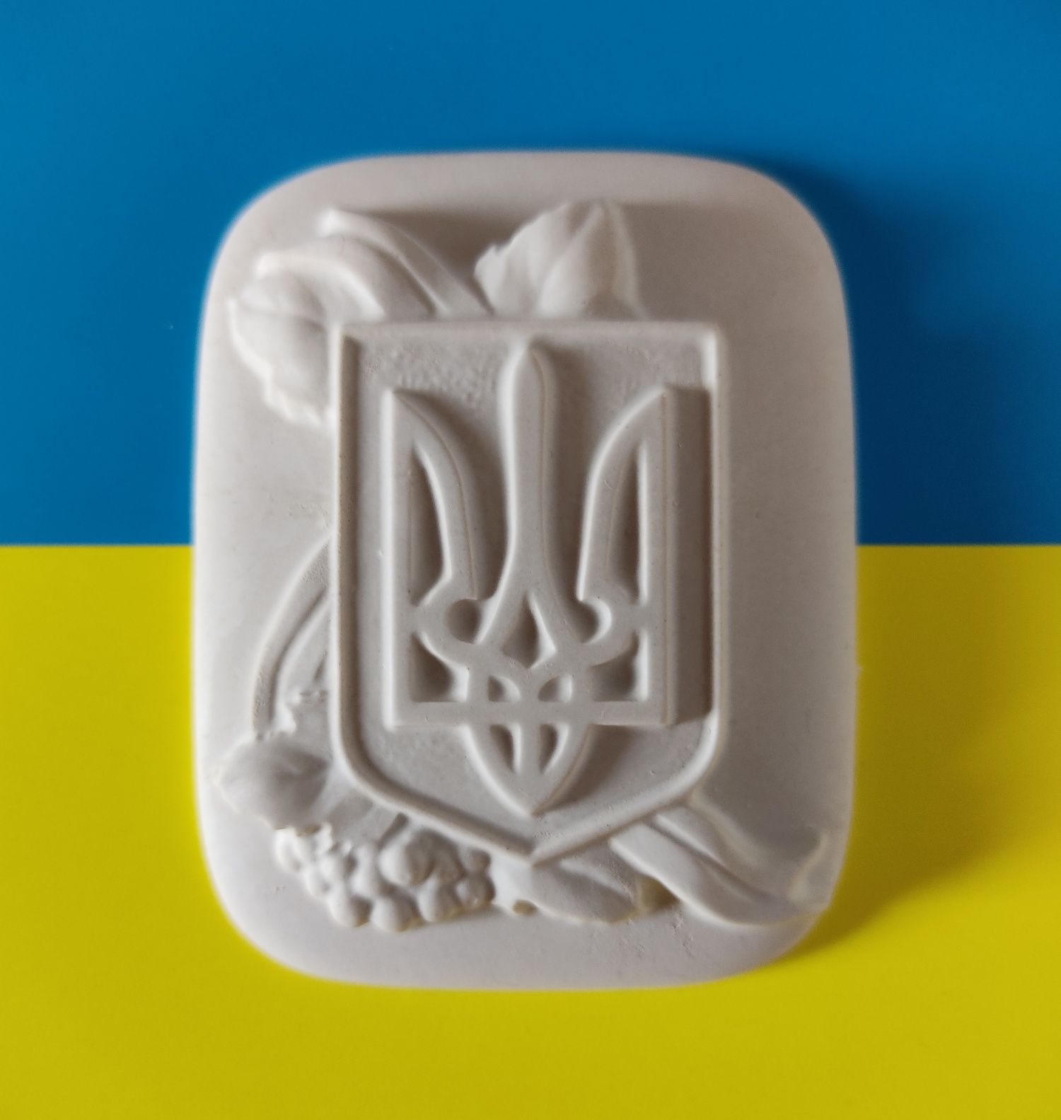 гипсовая фигурка магнит, гипсова фігура магніт герб України, Украины