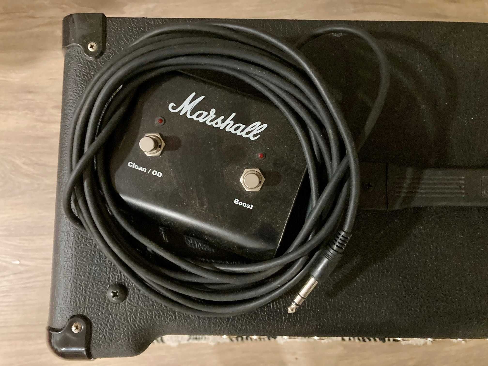 Amplificador Marshall combo MA100C