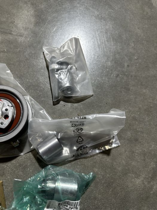 Ремкомплект ГРМ VW 1.6 2.0 TDI Crafter Caddy passat Skoda Audi seat